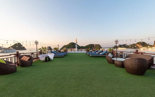 Amanda-Halong-Cruise-Trip-Day-2