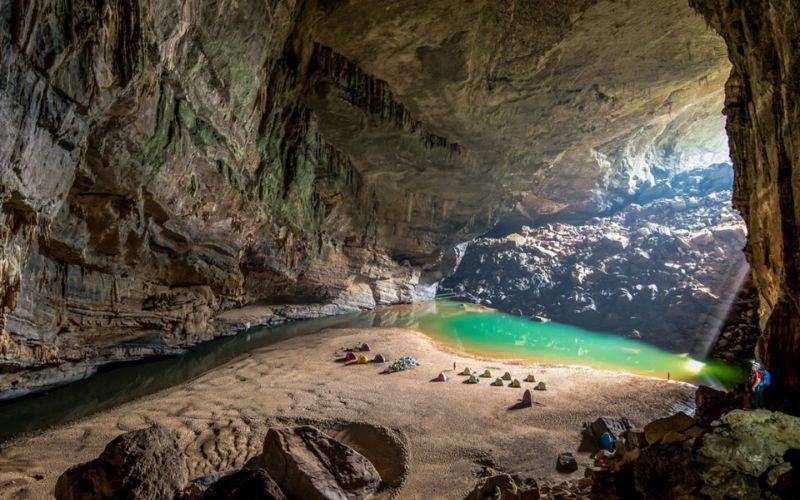 Dark-Bright-Grotto-Lan-Ha-Bay-Hanoi