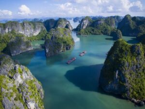 Day-1-Hanoi-Bai-Tu-Long-Bay