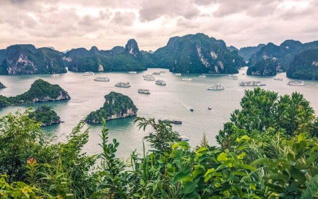 Day-2-Hano-Halong-Bay–By-Shuttle-Bus-Join-In-Tour