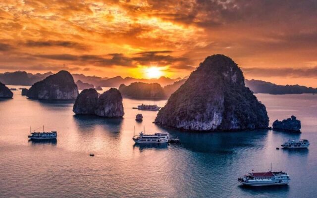 Day-Trip-To-Halong-Bay