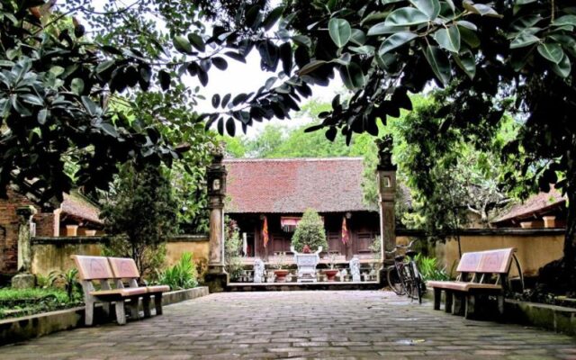 Duong-Lam-Ancient-Village-Hanoi-Half-Day-City-Tour