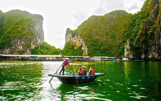 Halong-Bay-Hanoi-By-Shuttle-Bus
