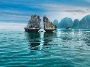 Halong-Bay-Lan-Ha-Bay