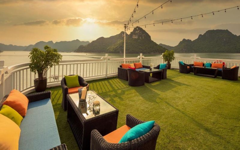Hanoi-Explore-Halong-Bay-Lan-Ha-Bay