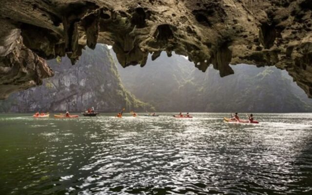 Hanoi-Halong-Bay-Full-Day-Lunch-Catamaran-Cruise-Sharing