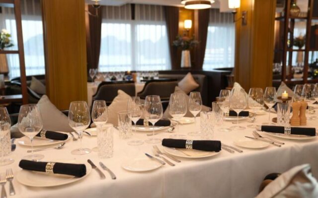 Hanoi-Halong-Bay-Lan-Ha-Bay