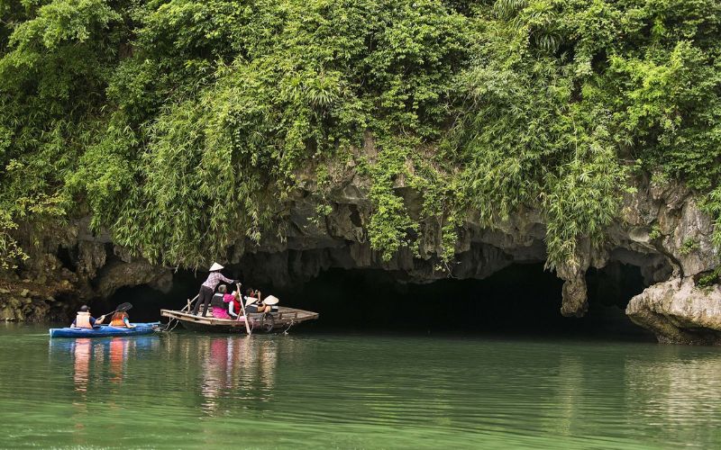 Hanoi-Halong-Bay-Lan-Ha-Bay