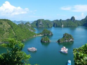 Hanoi-Luon-Cave-Titop-Island