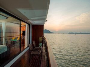 Hanoi-Tuan-Chau-Surprise-Cave-Luon-Cave.