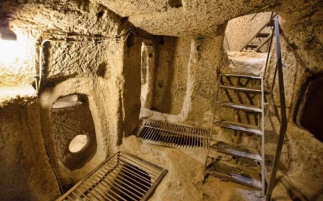 Ho-Chi-Minh-City-Tour-Cu-Chi-Tunnels-Joie-In-Tour.