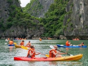 Lan-Ha-Bay-Halong-Bay-Hanoi