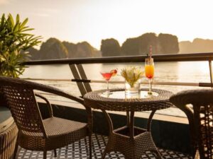 Lan-Ha-Bay-Halong-Bay-Hanoi