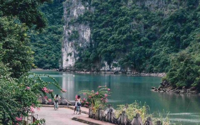 Lan-Ha-Bay-Viet-Hai-Village-Van-Boi-Beach