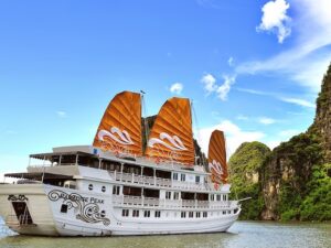 Paradise Peak cruise 2D1N - 8 cabins