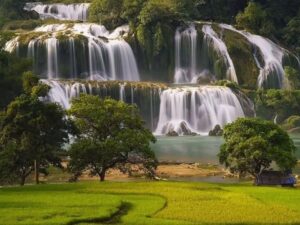 Quang-Uyen-Ban-Gioc-Nguom-Ngao-Cave-Ba-Be-Lake