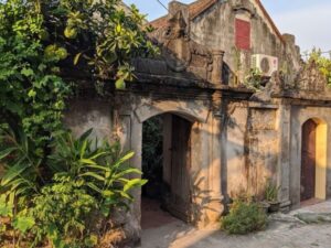 The-Ancient-Beauty-Of-Duong-Lam-Ancient-Village-Private-Tour