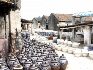 Tho-Ha-Bat-Trang-Village-The-Beauty-Of-Vietnamese-Countryside-Private-Tour